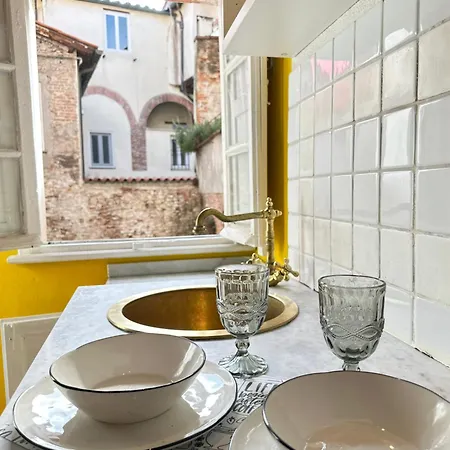 Cozy Studio Apartment In The Center Of Lucca *
